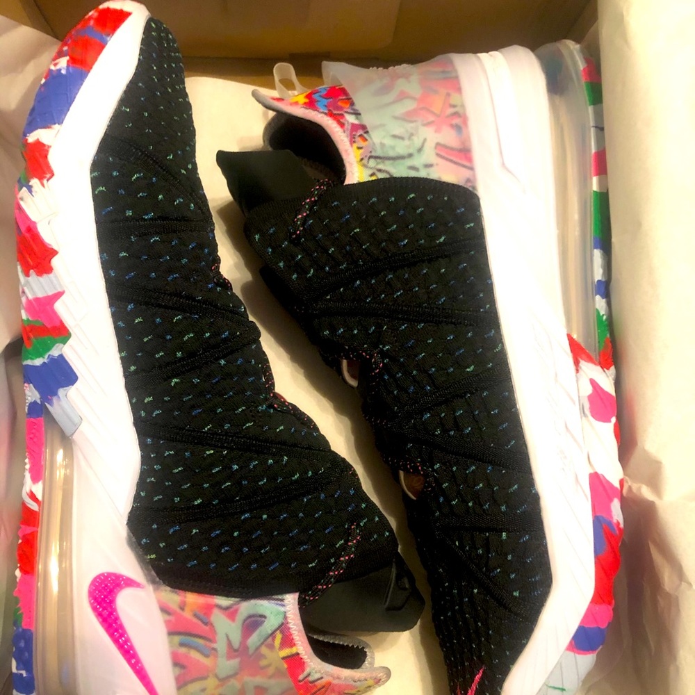 Nike Lebron James xvlll